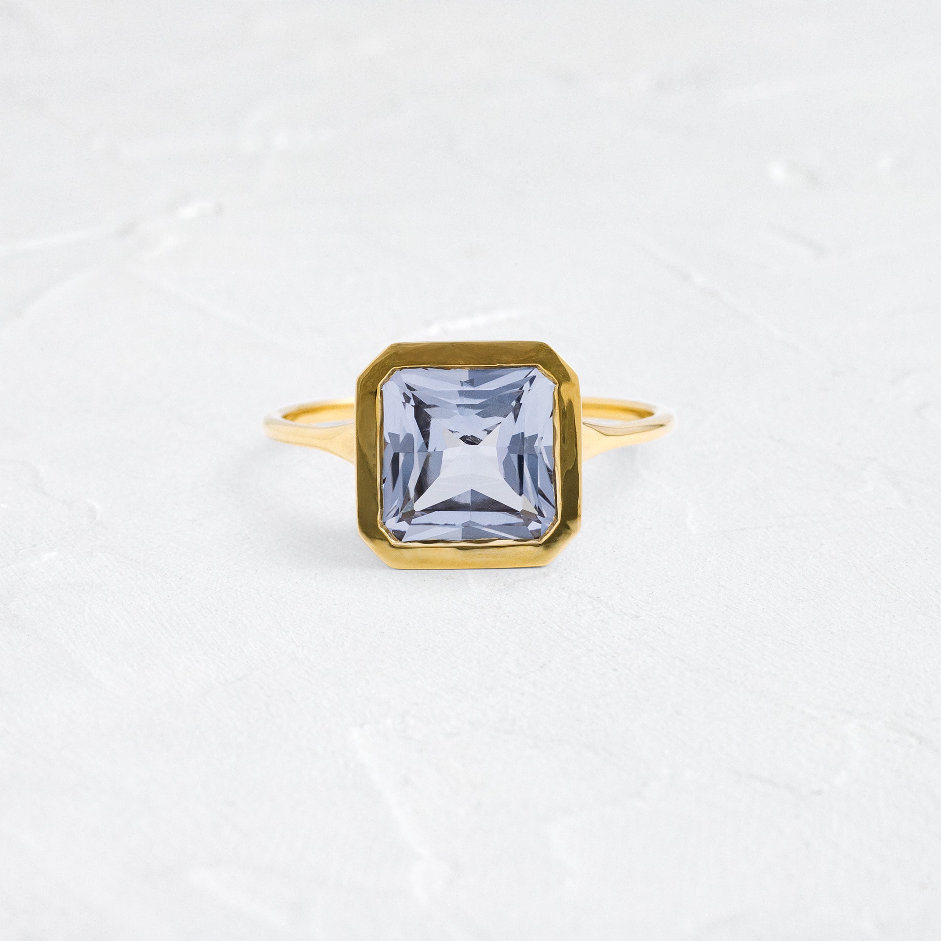 K18メレー3psF.Ring Avenue Ring, 3.12ct. Pale Blue Sapphire | Melanie Casey Jewelry