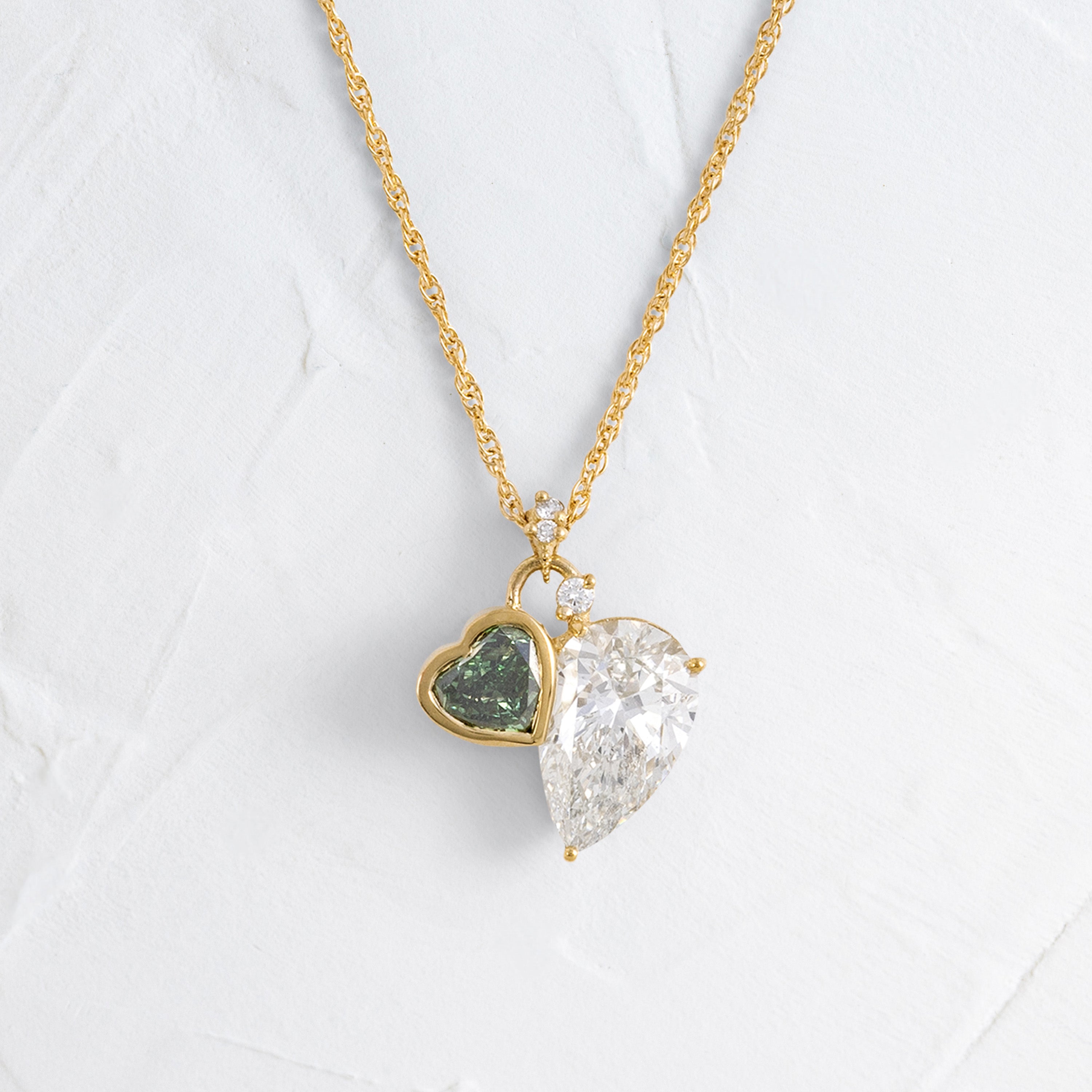 23-04426-Green-Heart-and-Pear-