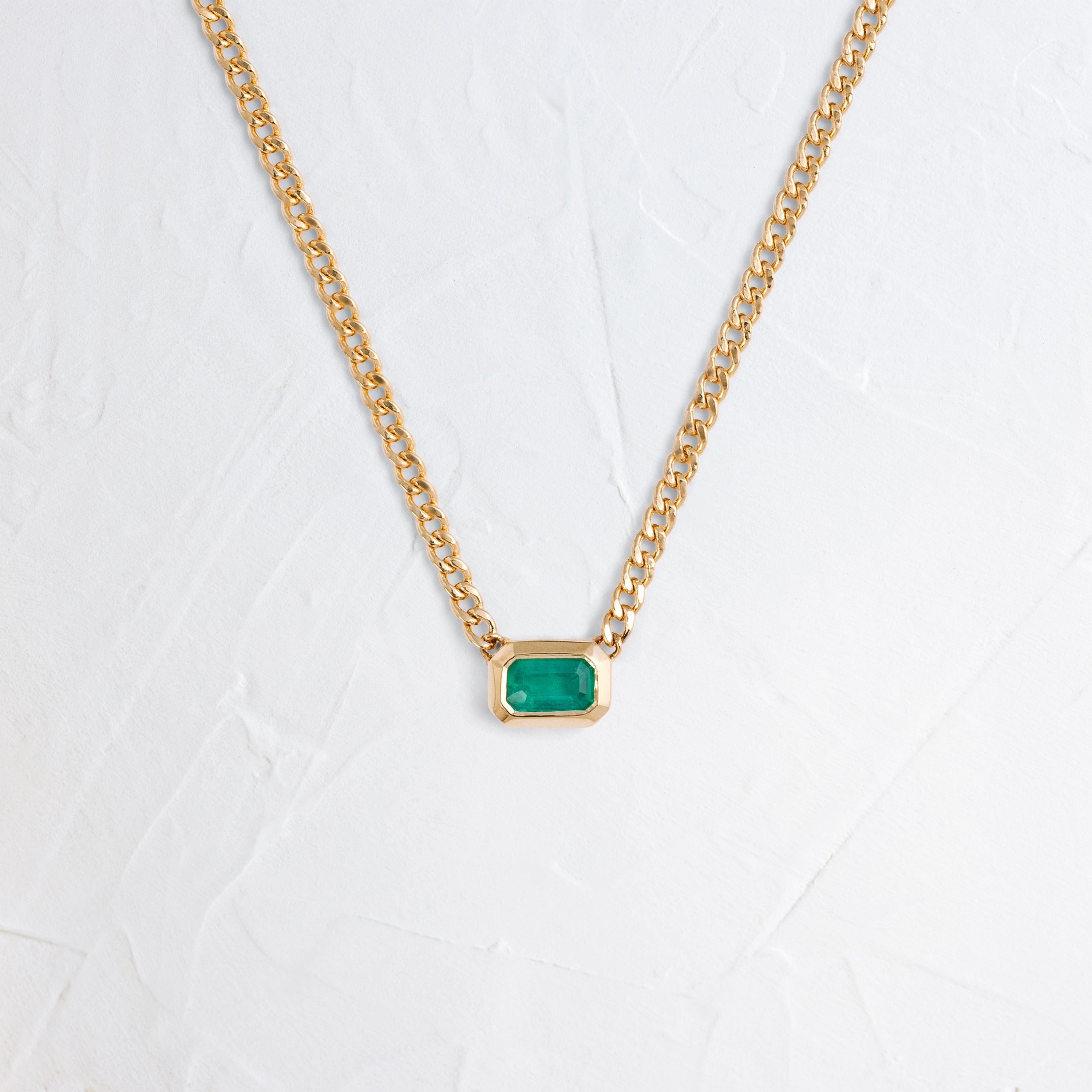 Emerald Cut Emerald Bezel XS Curb Chain Necklace - In Stock | Zoe