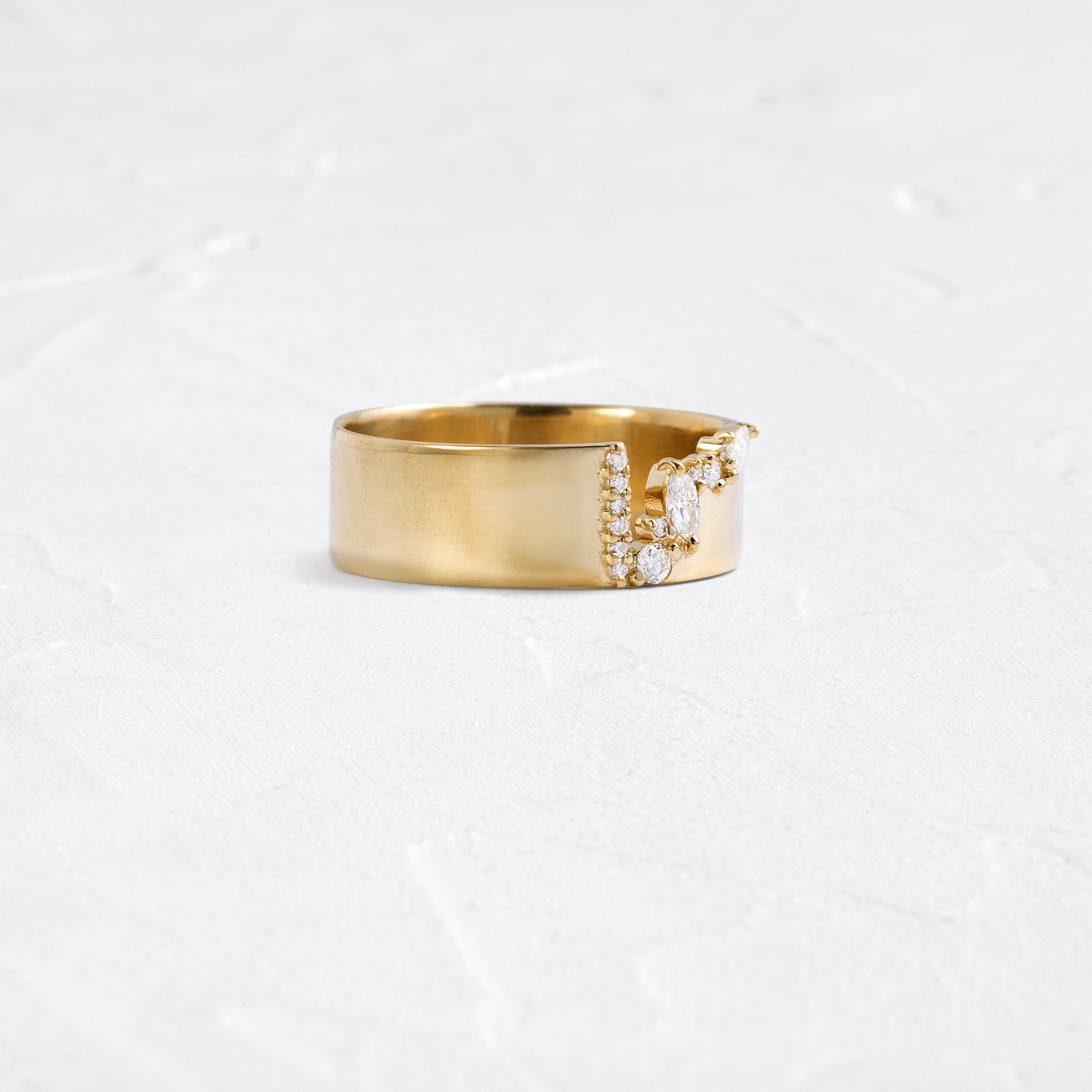 Fractured Cigar Band