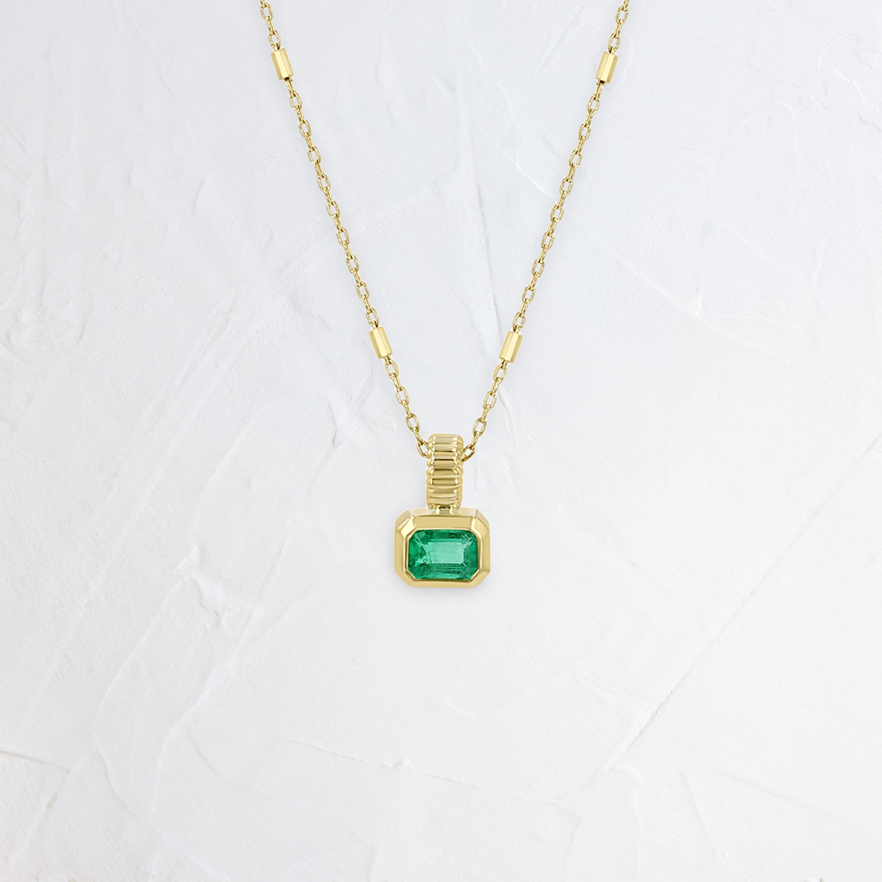 14k Tiny Bar and Cable Chain Emerald Bezel Necklace - In Stock