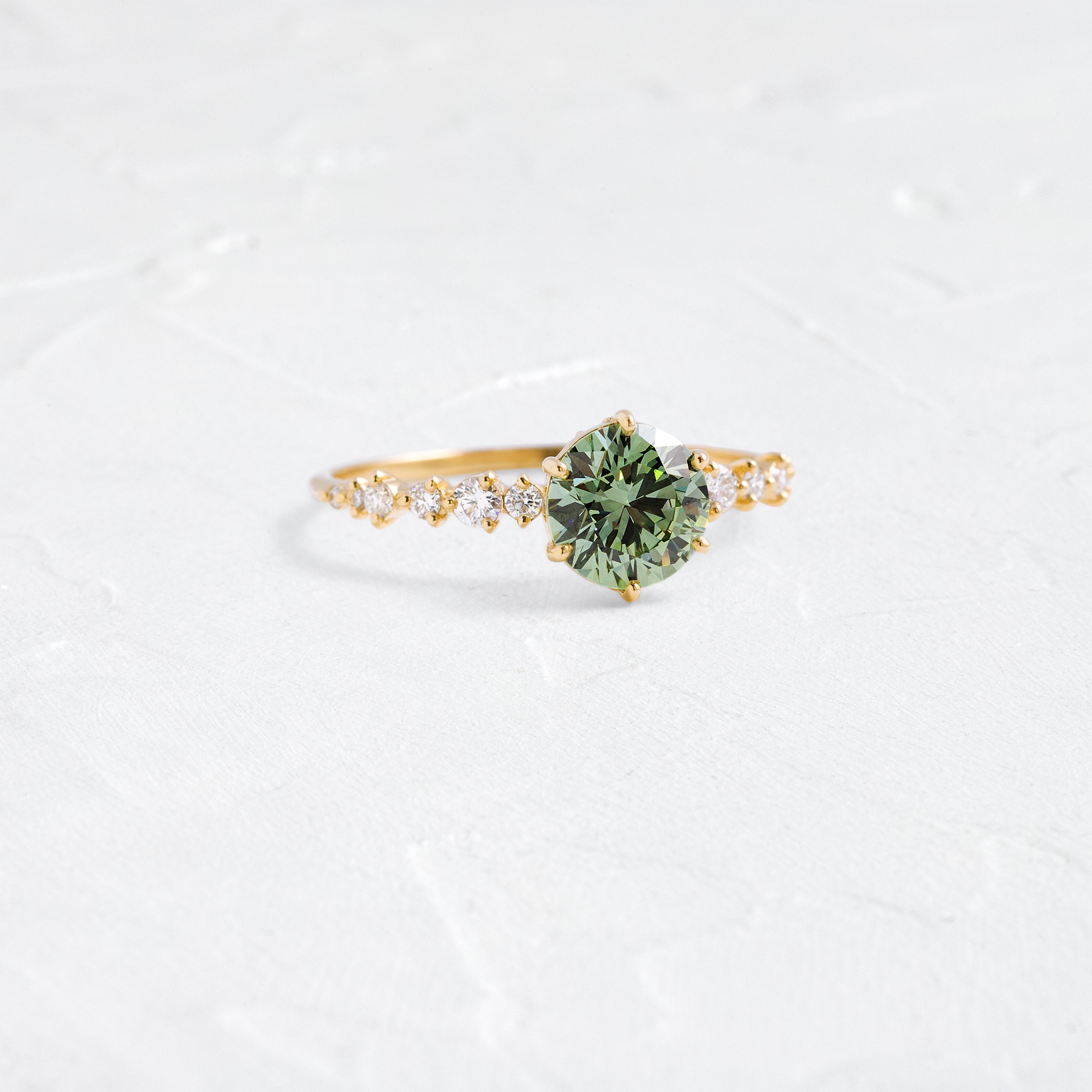 daphine 18K イアリング Edison Ring, 1.04ct. Lab-Grown Green Diamond | Melanie Casey Fine