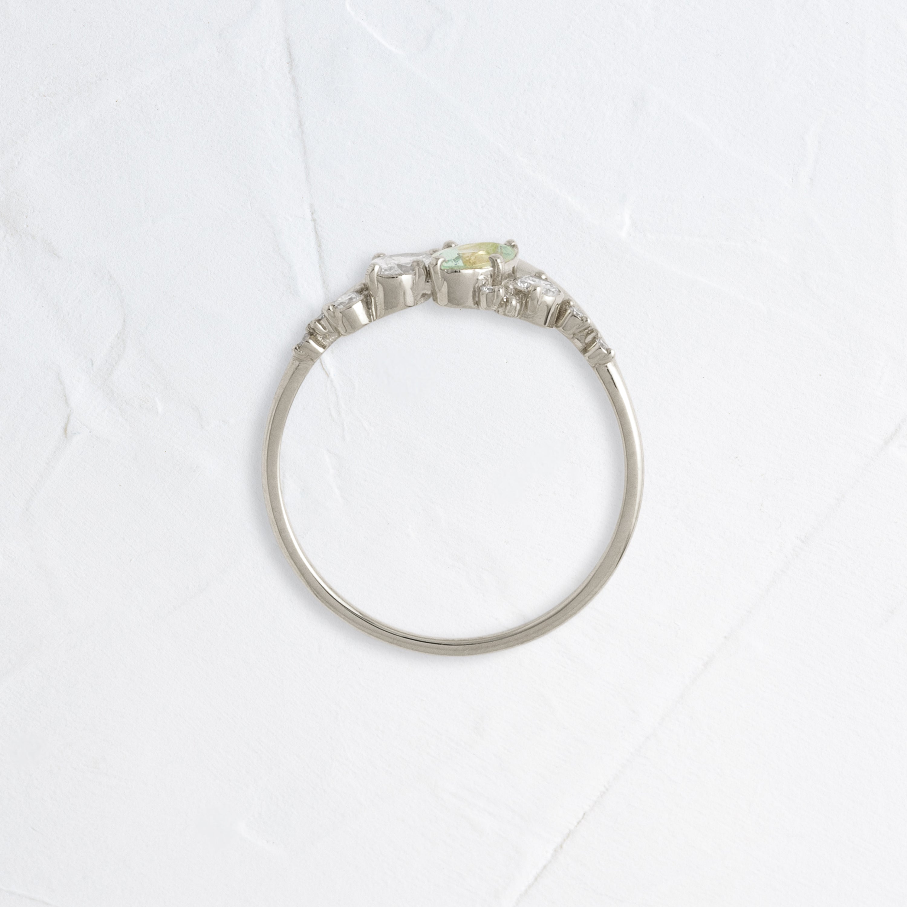 アクセサリー moca1c Off-Center Amplify Band with Mint Green Garnet | Melanie Casey Jewelry
