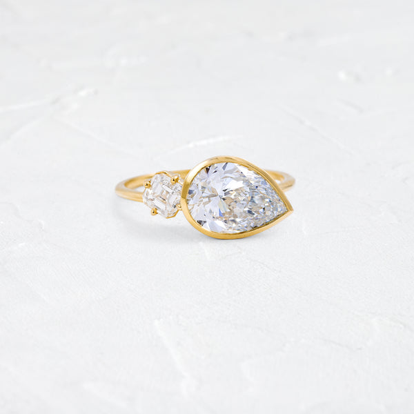 13-STO-4182--Pear-2_83ct-Light