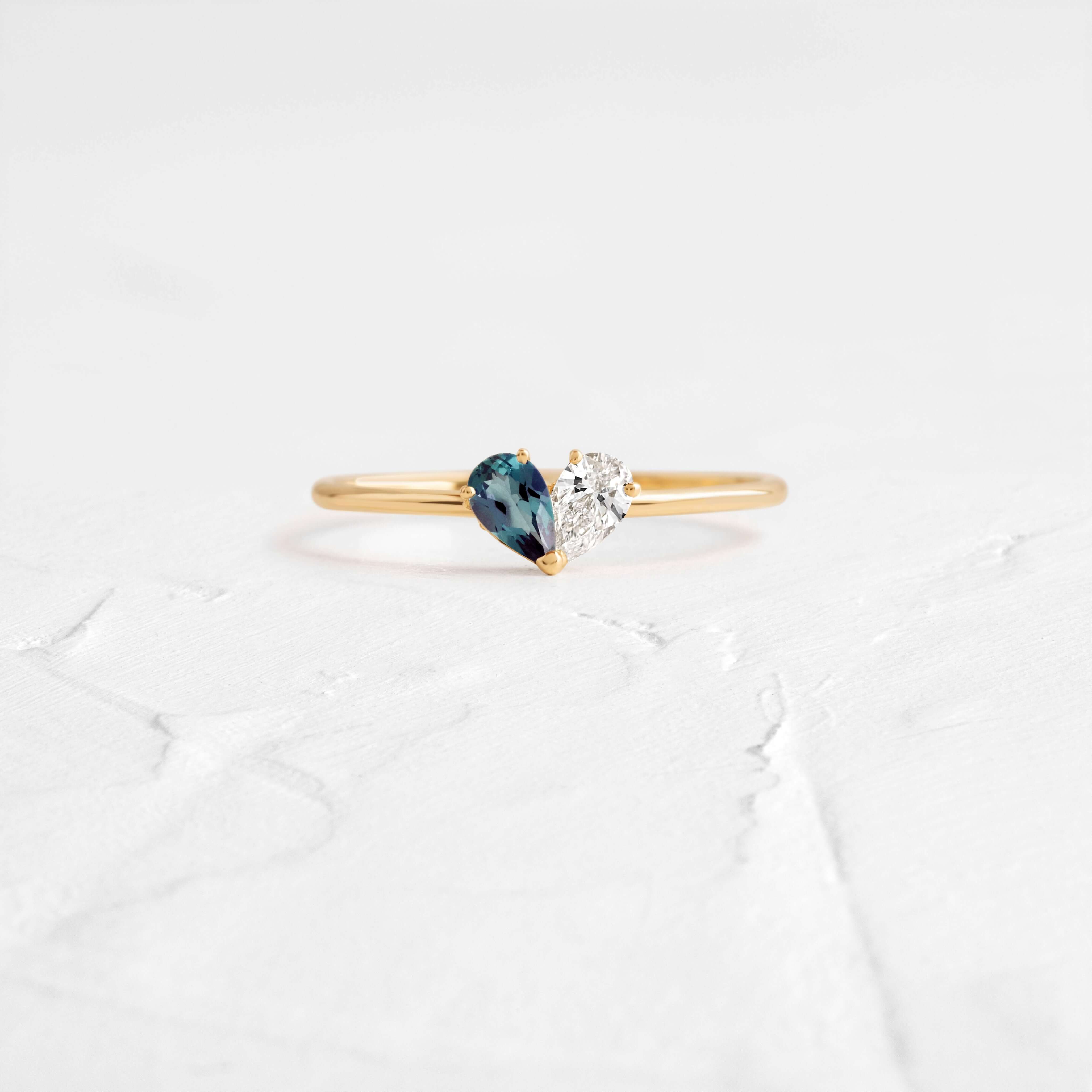 Overlap Heart Ring - Melanie Casey