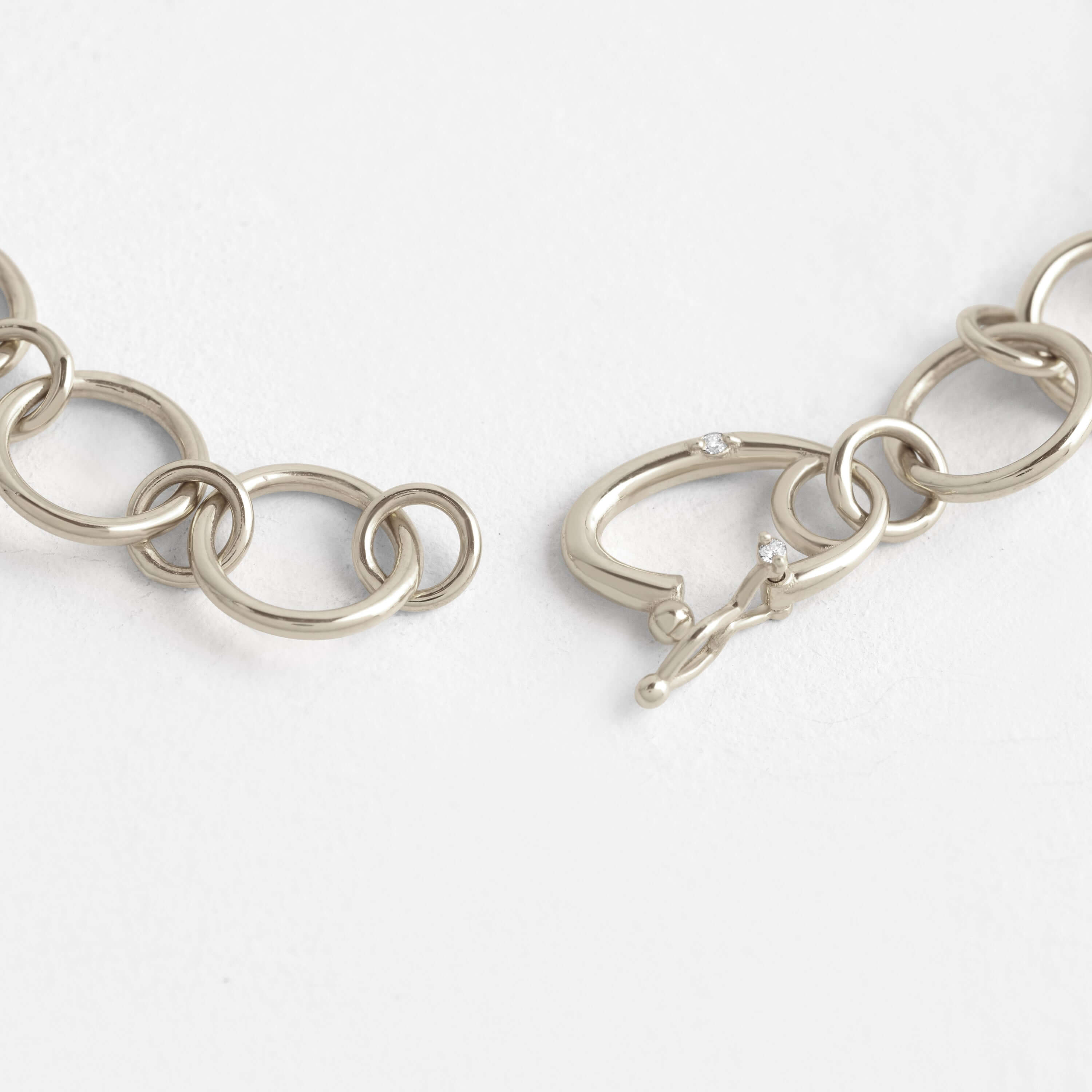 Oval Catch Clasp Chain Bracelet | Melanie Casey Fine Jewelry