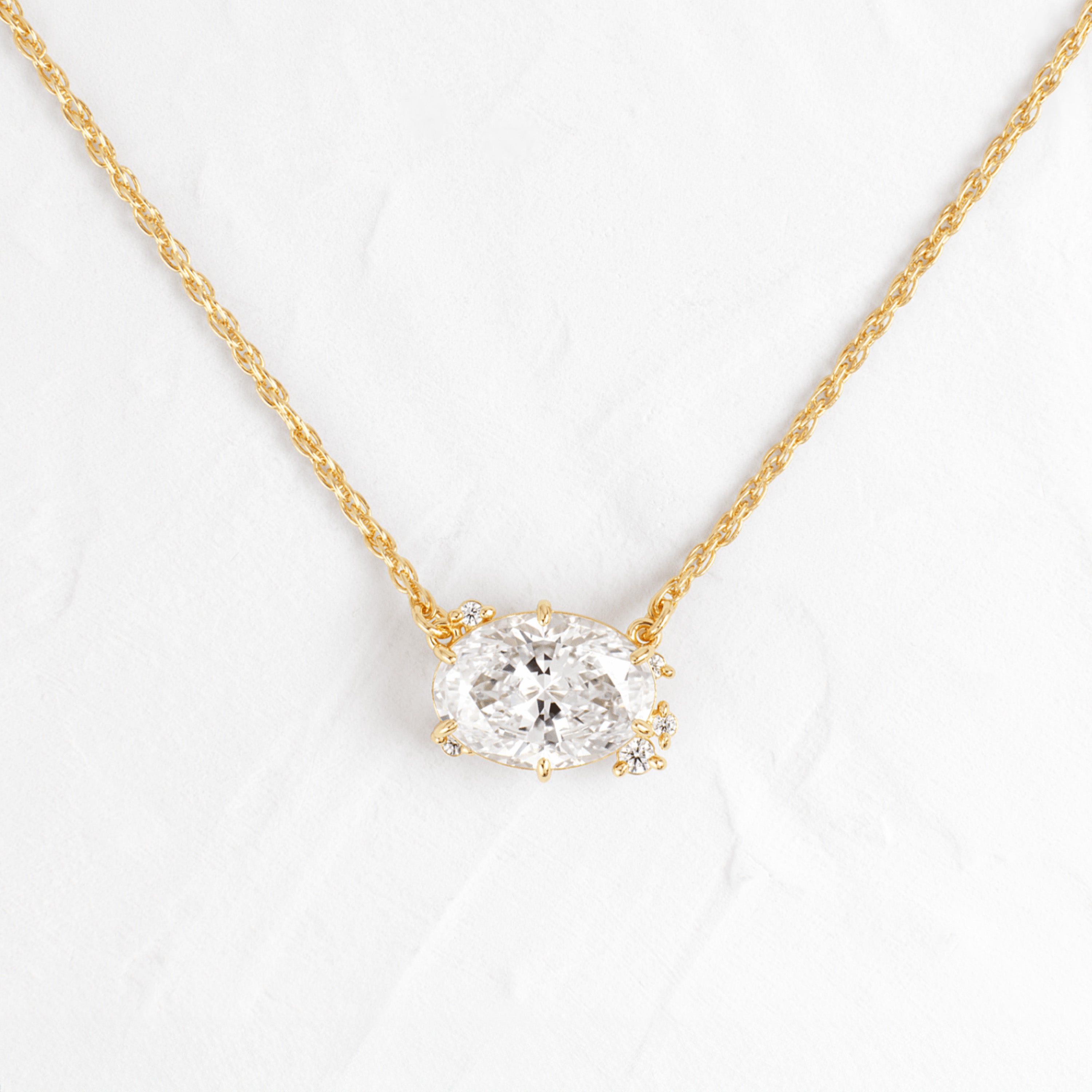 ハーモニー ネックレス シェル ダイヤモンド To A Flame Necklace, Oval Cut | Melanie Casey