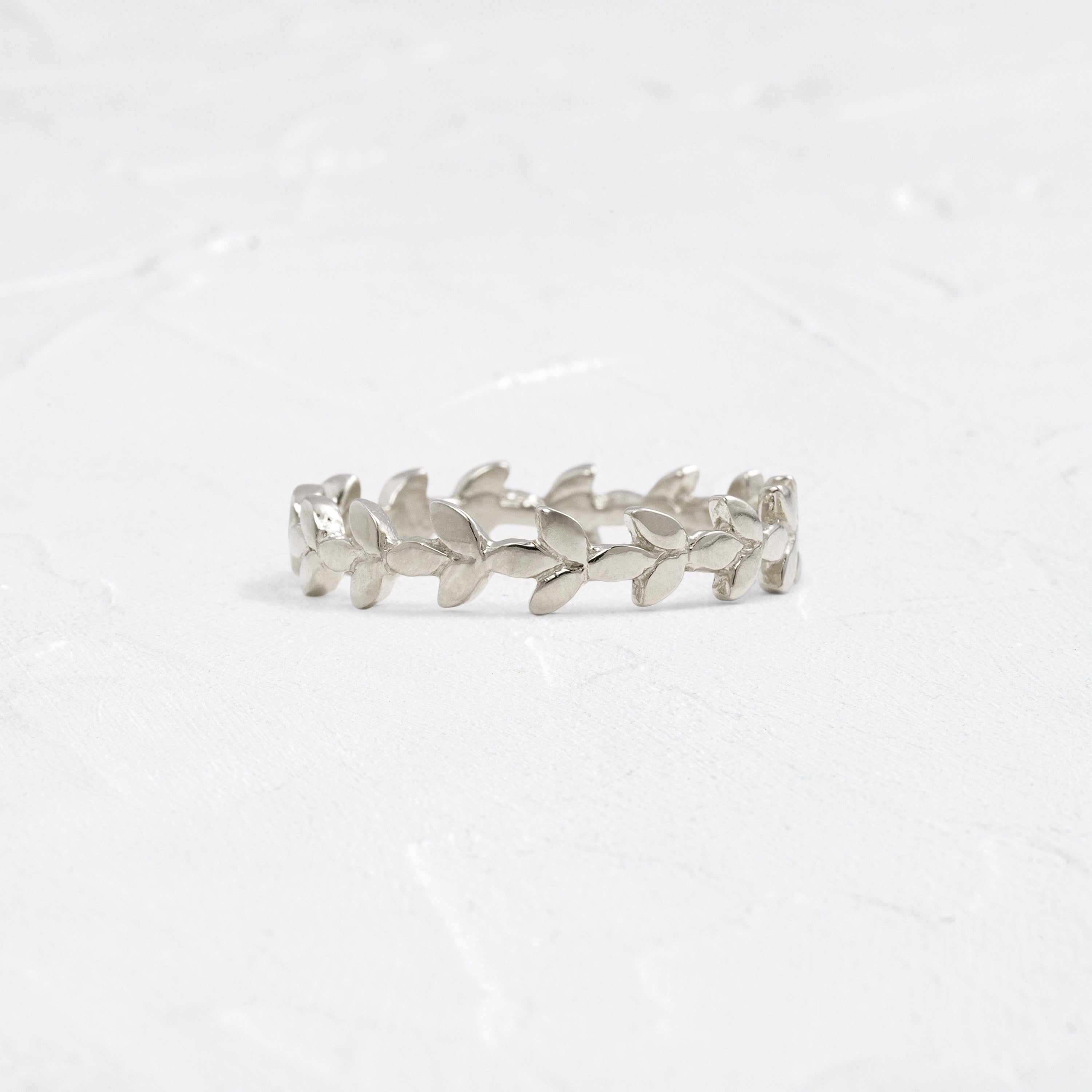 Vine Band in 14k Gold | Melanie Casey Fine Jewelry