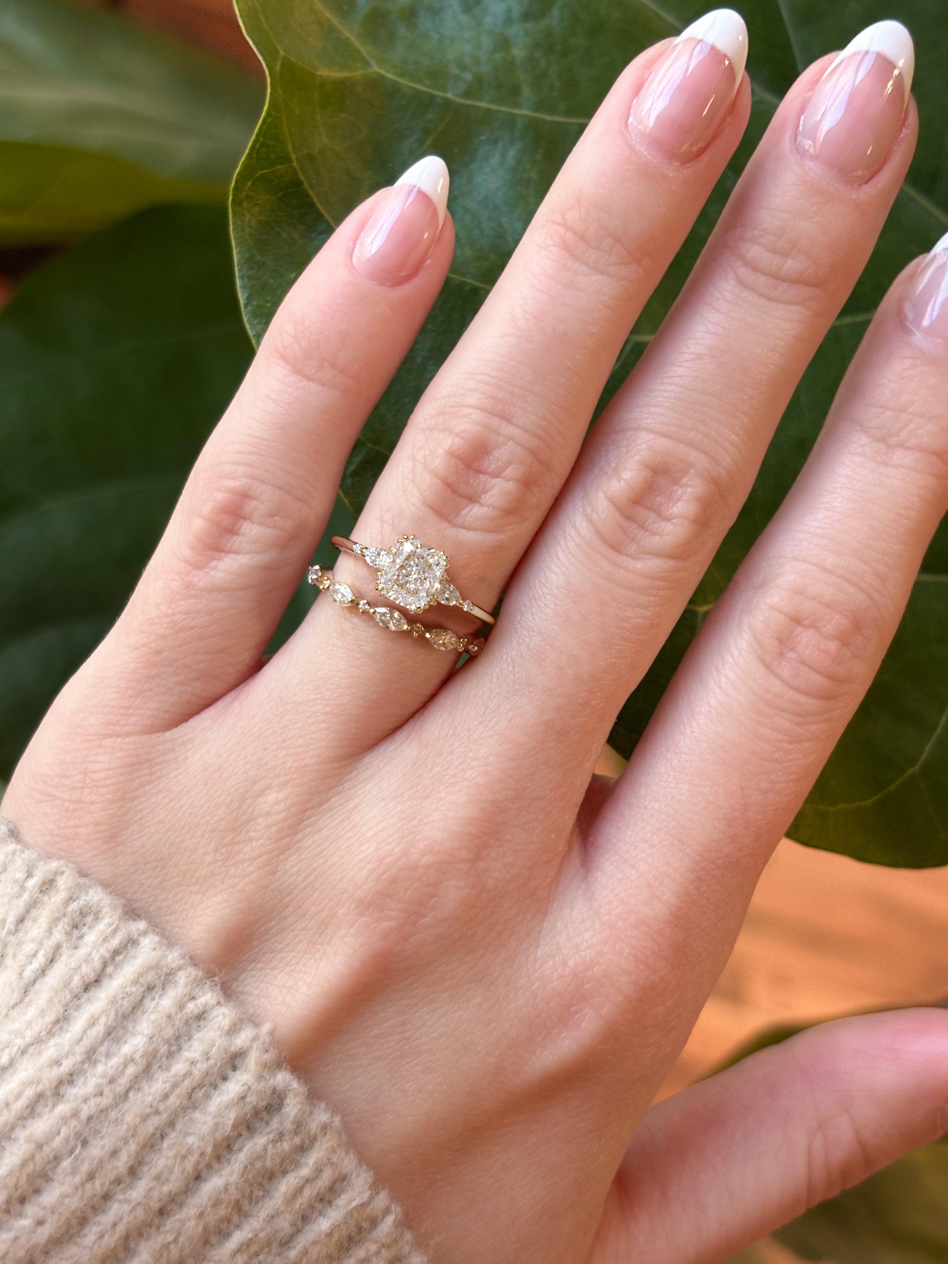 アスティエ　クリスマスオーナメント　ENGAGEMENT RING Arise Ring, Cushion Cut | Melanie Casey Jewelry