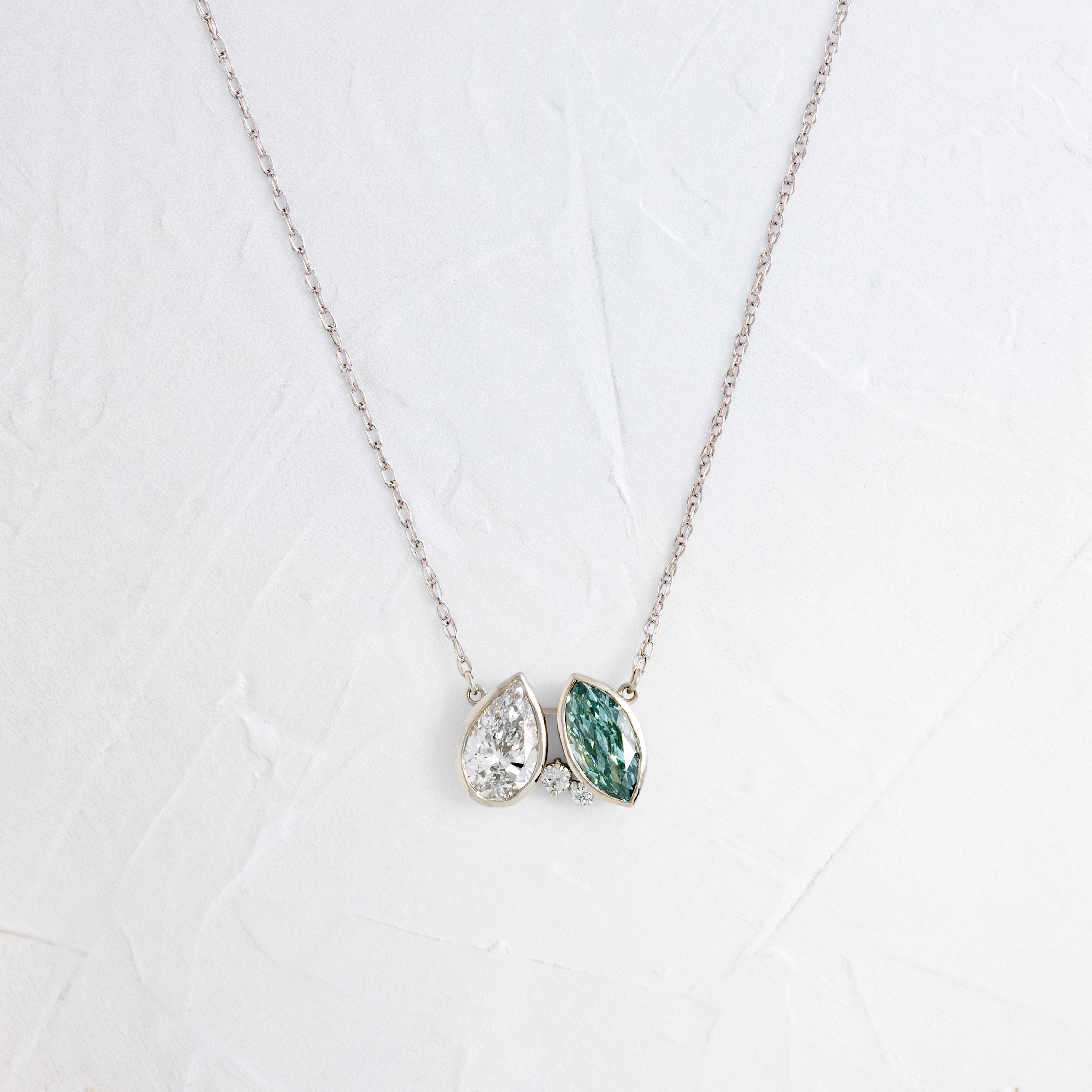  stella maccartney コラボ　ツートーンネックレス Tandem Necklace, 2.03ctw. White and Teal Diamonds | Melanie Casey