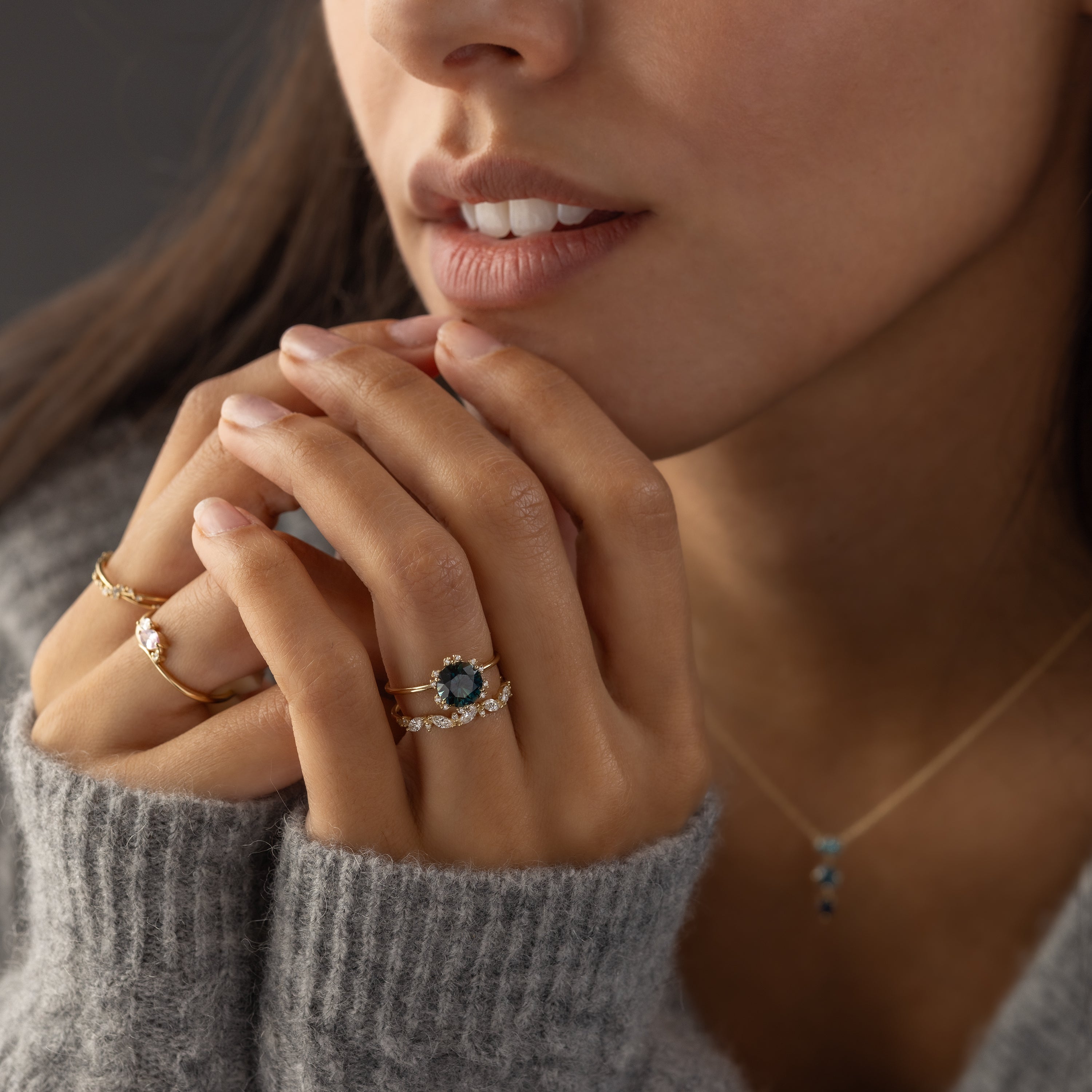 ライトブルー ジャケット サイズ38　クールカレアン　メアリー Winters Eve Ring, 1.89ct. Bicolor Blue and Yellow Australian