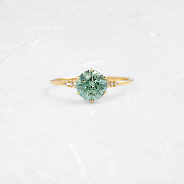 K18Diaメレー3psF.Ring Poppy Seed Ring, 1.2ct. Lab-Grown Green Diamond | Melanie Casey