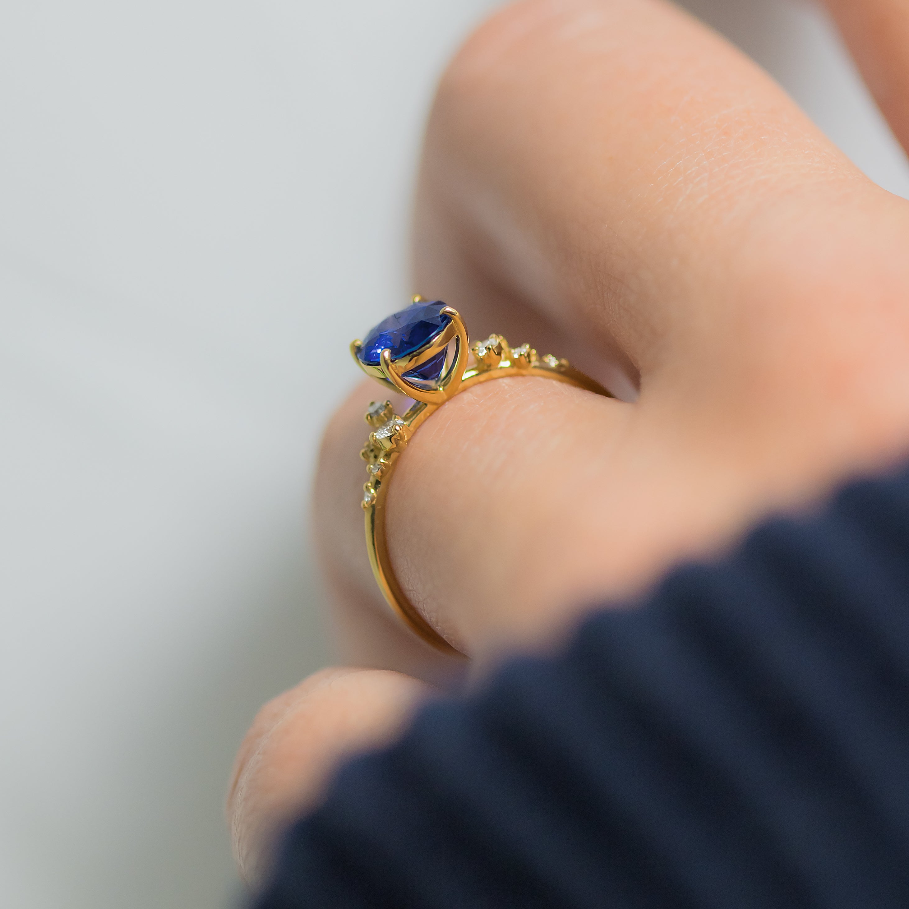 Gabriella Kiss 18k Yellow Gold Oval Blue Sapphire Ring | Quadrum Galle -  Quadrum Gallery