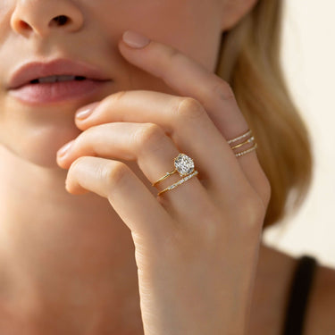 To A Flame Ring, Round Cut