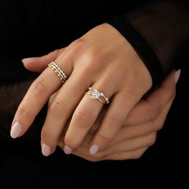 To A Flame Ring, Round Cut