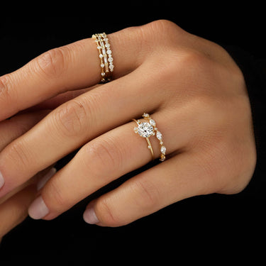 To A Flame Ring, Round Cut