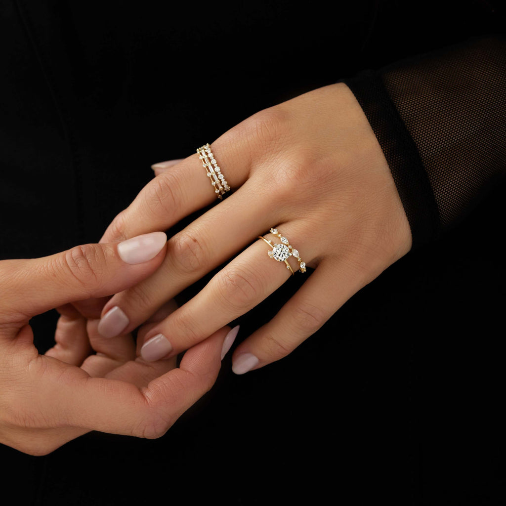 To A Flame Ring, Round Cut